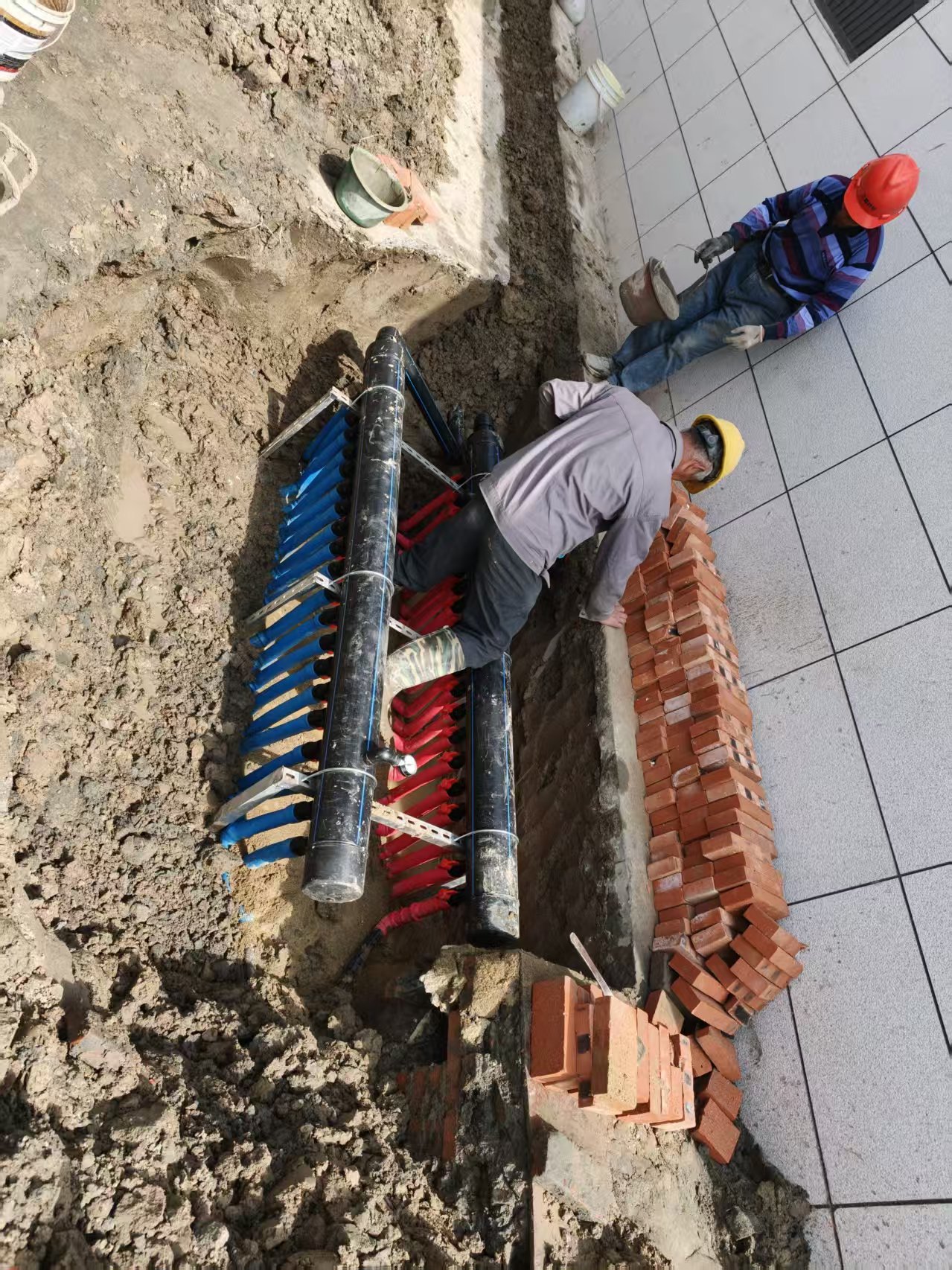 别墅地源热泵室外分水器.jpg